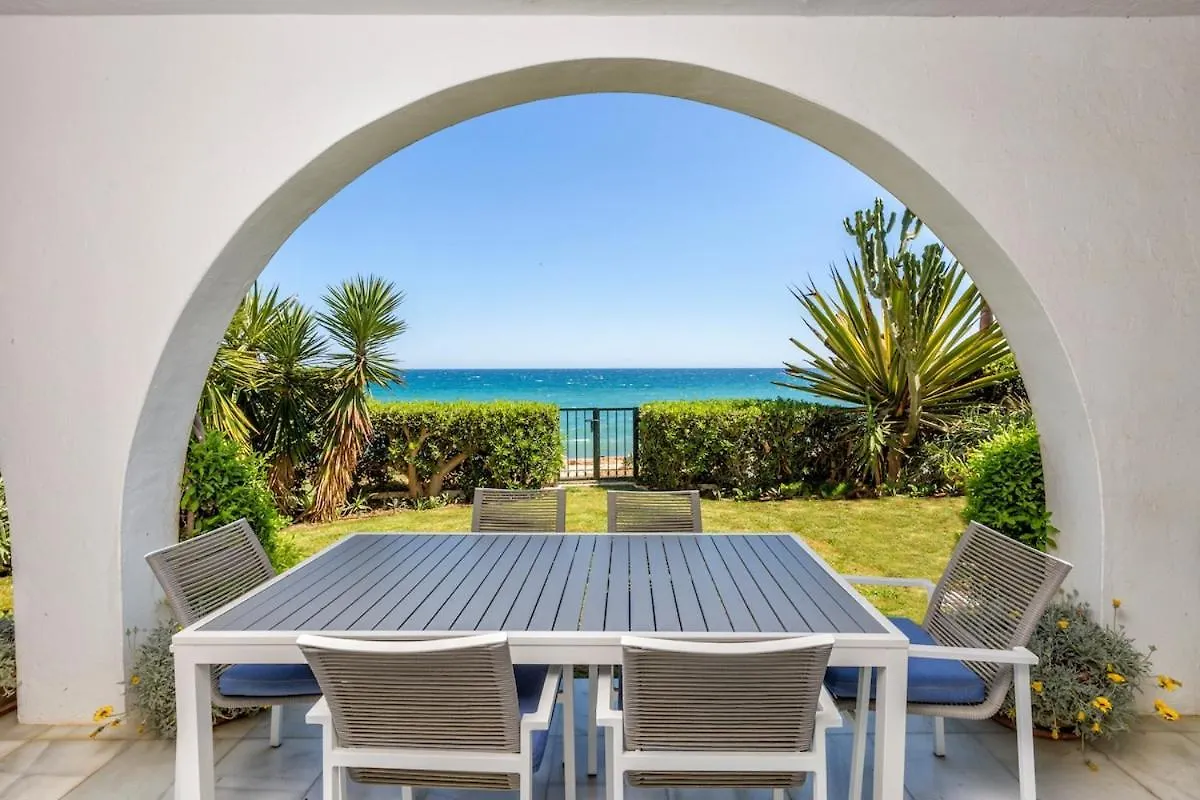 Beachfront Marbella Golden Mile Holiday Rental 0*,