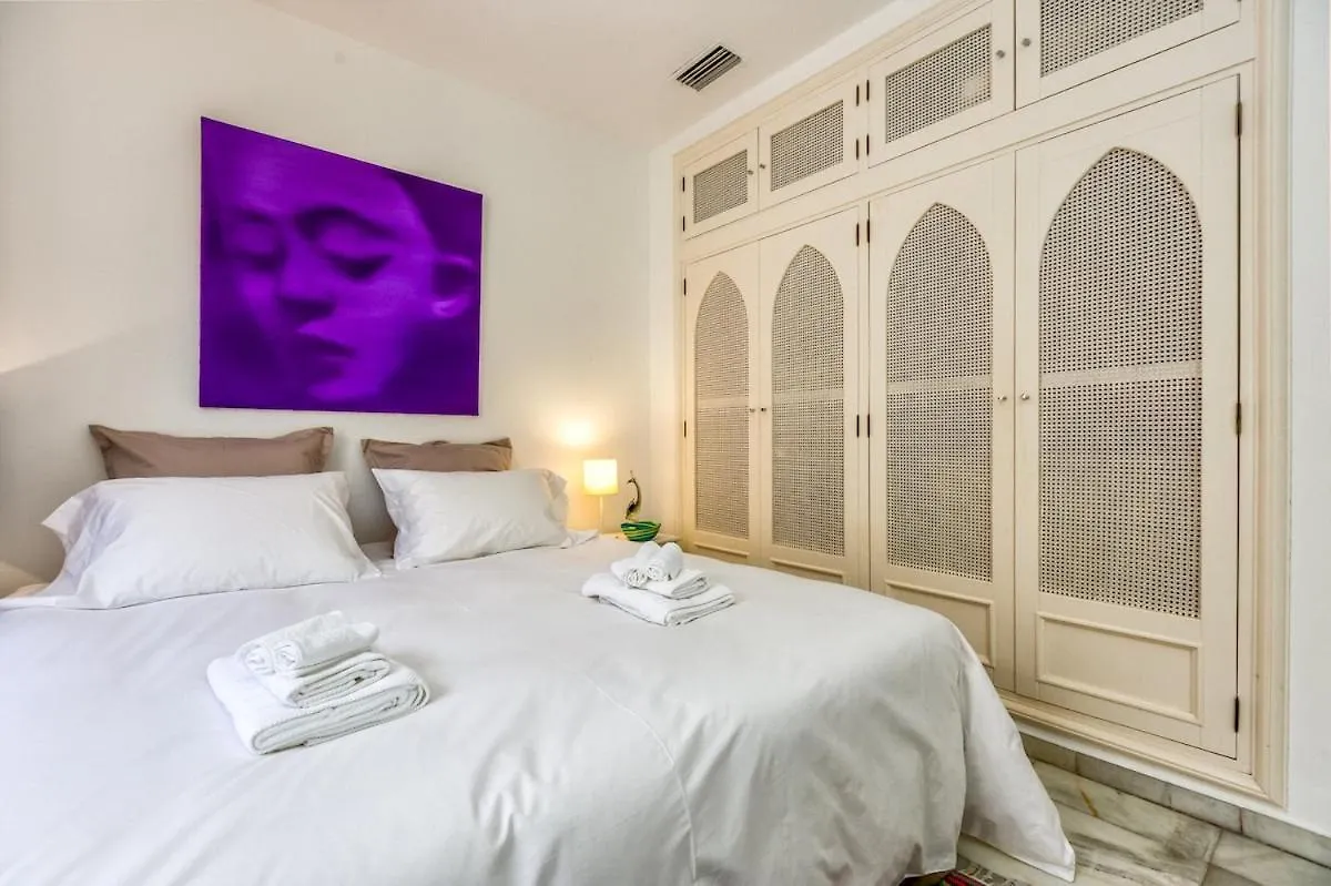Beachfront Marbella Golden Mile Holiday Rental 0*,
