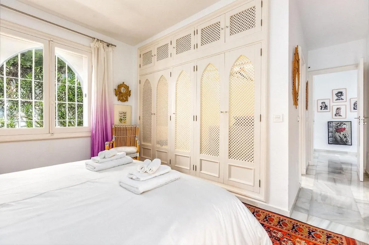Beachfront Marbella Golden Mile Holiday Rental Holiday home